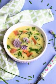 Schnelles Und Einfaches Rezept Fur Schwedische Sommersuppe Mit Lachs Sommer Suppe Suppen Und Eintopfe Schwedisches Essen