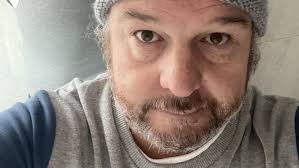 Íñigo González, de 'GH 1', recibe el alta hospitalaria y reflexiona tras  sufrir un infarto