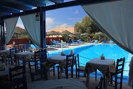Maybe you would like to learn more about one of these? Terrasse Du Restaurant En Bord De Piscine Picture Of Meroula Restaurant Santorini Tripadvisor