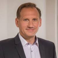 900+ profilů „Bommer“