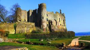 The stone keep of cardiff castle in cardiff, wales. Beste Reisezeit Wales Wetter Klimatabelle Und Klimadiagramm
