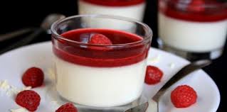 Panna Cotta Au Chocolat Blanc Et Framboises Recettes Recette Panna Cotta Au Chocolat Dessert Leger Rapide Chocolat Blanc