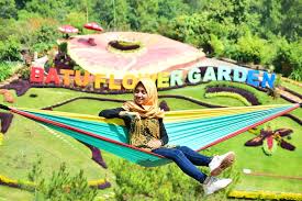 Bagi yang seringkali mengajukan pertanyaan apakah kantor pegadaian buka hari minggu atau tidak, sudah terjawab bukan. 10 Destinasi Wisata Di Kota Batu Malang Yang Sudah Kembali Buka Blog Hotel Bobobox Indonesia