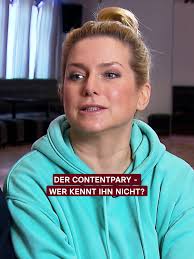 Eine Sängerin Mit Tanz