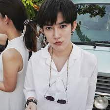 Pencinta film thailand pasti tak asing dengan sosok aom sushar dan tina jittaleela. Tina Suppanad Jittaleela