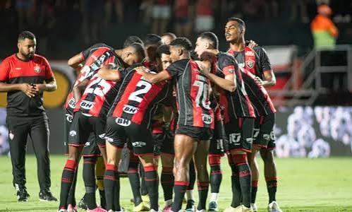 Presidente do Vit&oacute;ria sobe o tom contra o Gr&ecirc;mio: 'Time caloteiro'