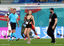 Former france midfielder patrick vieira say na because di french national team dey poor dem no beat switzerland las las. Streaker Twitter Search