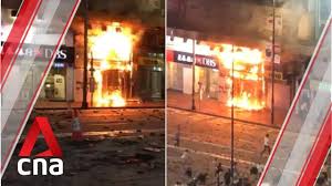 G/f, the center, 99 queen's road central, central hong kong tel: Dbs Branch In Hong Kong Not Damaged By Fire Seen In Online Video Cna