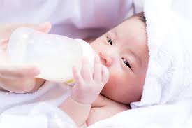 Aturan Memberikan Susu Formula Untuk Bayi Baru Lahir