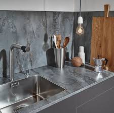 Arbeitsplatten Material Vergleich Unterschiede Vor Und Nachteile Von Laminat Mdf Holz Stein Keramik Glas Edelstahl Kuchenruckwand Arbeitsplatte Und Kuchenruckwand Glas