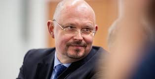 Bio — Classical Studies @ hansbeck.org