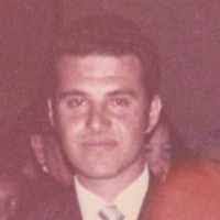 Alberto Hooker's Instagram, Twitter & Facebook