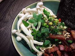 Ramen Mit Chashu Schweinebauch Und Shimeji Pilzen Rezept Schweinebauch Nudelsuppe Rezept Asiatische Rezepte
