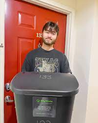 Having a valet trash service come to The Arch Denton Sunday-Thursday is  awesome! Here's a quick reminder on how to utilize the service! 1) Be sure  to place your trash bin outside