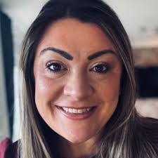 Valerie Redpath's Instagram, Twitter & Facebook