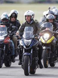 Não dá pra construir fazendo guerra. Passeio De Moto De Bolsonaro Vai Mobilizar 1000 Pms No Rio De Janeiro