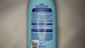 Sedang sedikit kusam, dan ada bekas jerawat di pipi. Review Nivea Daily Protection Sun Lotion Tampil Cantik