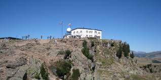 Panoramarundweg dolomiten & runder tisch vom parkplatz in pemmern (1.541 meereshöhe) schweben sie mit der bergbahn rittner horn in nur 10 minuten zur schwarzseespitze (2.070 meereshöhe) hinauf. Rittnerhorn Wandergebiet Skigebiet In Sudtirol Fur Familien Geniesser