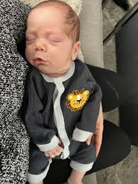 A little over 30 weeks pregnant. A little over 9 weeks in the NICU.  Finally, Ari Bruin 🦁🐻 is HOME!! Jax and Jersey have already welcomed  their new brother with lots of