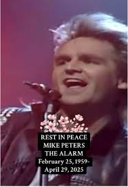 Mike Peters de The Alarm fallece a los 66 años