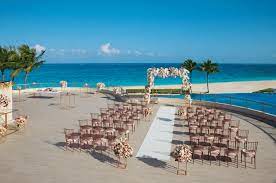 Top 10 Cancun Wedding Packages Resorts With Prices Inclusions 2022 Dreams Riviera Cancun Resort Mexico Wedding Venue Riviera Cancun Wedding
