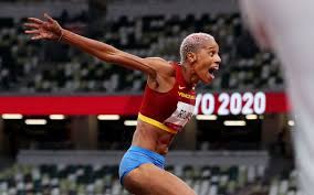 Rojas broke the olympic record in the first. Omrigohrkgncym