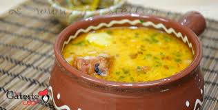 La fel ca toate ciorbele din repertoriul culinar românesc, și aceasta sau poate, mai ales această ciorbă de burtă, e una de clară inspirație otomană, adusă fiind pe ale noastre meleaguri de. Valori Nutritionale Ciorba Cu Afumatura Calorii Proteine Carbohidrati Si Grasimi Klorii