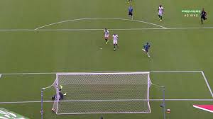 Aos 36 min do 1º tempo - assistência de Willian do Grêmio contra o Juventude