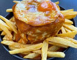 La receta original se basa en kilos de carne, queso y salsa. Receta De Francesinha El Sandwich Mas Famoso De Oporto