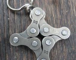 Fahrrad Kette Schlusselanhanger Kleines Dreieck Etsy Welding Art Projects Bike Repair Bike Chain