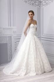 15 Favorites By Monique Lhuillier Spring 2013 With Images Wedding Dress Brands Wedding Dress 2013 Wedding Dresses Corset
