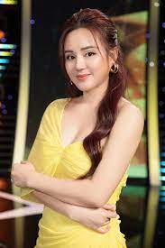 Nữ ca sĩ cho biết đã cùng ông xã chuẩn bị thật tốt để đón bé thứ 3 chào đời. Mgjgi Oimsaelm