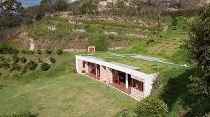 Epingle Sur Maison A Flanc De Colline