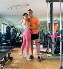 Kini followers georgina rodriguez di instagram mencapai 22,7 juta! Cristiano Ronaldo Looked Loved Up With Girlfriend Georgina Rodriguez As They Donned Gym Gear Aktuelle Boulevard Nachrichten Und Fotogalerien Zu Stars Sternchen