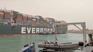 400公尺長的長賜輪（mv ever given）本月23日晚間擱淺，阻礙蘇伊士運河（suez canal）這條主要貿易航道的通行，導致上百艘船擠在運河兩端。 救援專家警告，移動這艘巨輪可能需要數天發言人莎琪（jen psaki）. 0ybepgivws6 2m