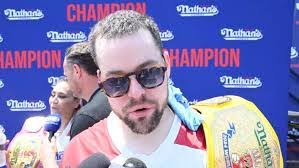 Patrick Bertoletti's Instagram, Twitter & Facebook