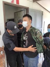 หลวงพี่ เปิดคลิป จ่าคลั่ง กราดยิงคนในวัด เผยคนร้ายจ้องตา แต่ไม่สนใจ เหมือนจงใจ (คลิป) จากเหตุการณ์ จ่าสิบเอก จักรพันธ์ ถมมา. X3obx9fdlvidqm
