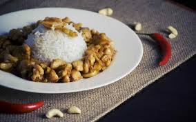 Terdapat 204 kalori dalam nasi putih (1 mangkok,masak). Mengolah Nasi Putih Rendah Kalori Zywie Laboratorium