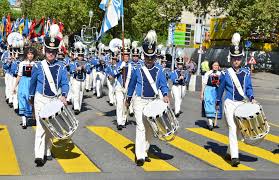 Different types of repechage can occur. Parade Definition Und Bedeutung Collins Worterbuch