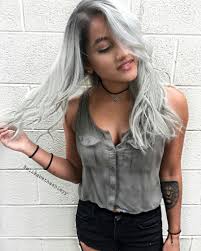 Grey Roots Silver Hair Storm Hair Hispanic Blondes Grey Hair Silver Hair Summer Trends Elizab Grey Blonde Hair Blonde Hair With Roots Hispanic Hair