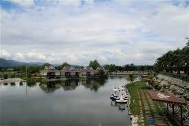 Holiday home is located in 3 km from the centre. Butter Flour Me çˆ±çš„å¿ƒçµä¹‹çº¦ éœ¹é›³å¤ªå¹³ç›´å¼„ä¼'é—²å†œåº„ Trong Leisure Farm Resort Resort Places Canal