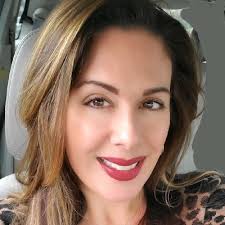 Love my red, white and silver design and so does my client. I can design…