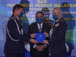 Menteri dalam negeri datuk seri hamzah zainudin harus berjuang dengan adil dan tidak menangguhkan permohonan perikatan bersatu demokratik malaysia. Kdn Pastikan Kekuatan Pdrm Dipertingkat Dari Semasa Ke Semasa