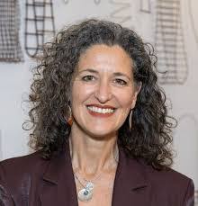 Liza Sloan's Instagram, Twitter & Facebook