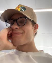 Should I go back to blonde hair?