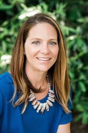 Lindsay Hensley's Instagram, Twitter & Facebook