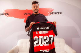 Flamengo anuncia renovação com Bruno Henrique até o final de 2027