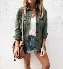 Maybe you would like to learn more about one of these? Comment Porter Du Kaki En Ete 11 Idees De Tenues Stylees Taaora Blog Mode Tendances Looks