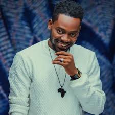 Adekunle gold dropped a new song, kelegbe megbe on friday, 21st of june, 2019 to a positive nigerian singer, adekunle gold is currently going through hard times as his father passed on today. Download Latest Adekunle Gold Songs Music Albums Biography Profile All Music Videos Trendybeatz