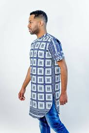 Le terme boubou vient du mot wolof « mbubb », c'est un vêtement que l'on porte dans la vie de tous les jours et lors des fêtes et des grandes occasions. Pin By Fatou Diop On Baltic Africain African Clothing For Men Nigerian Men Fashion African Men Fashion